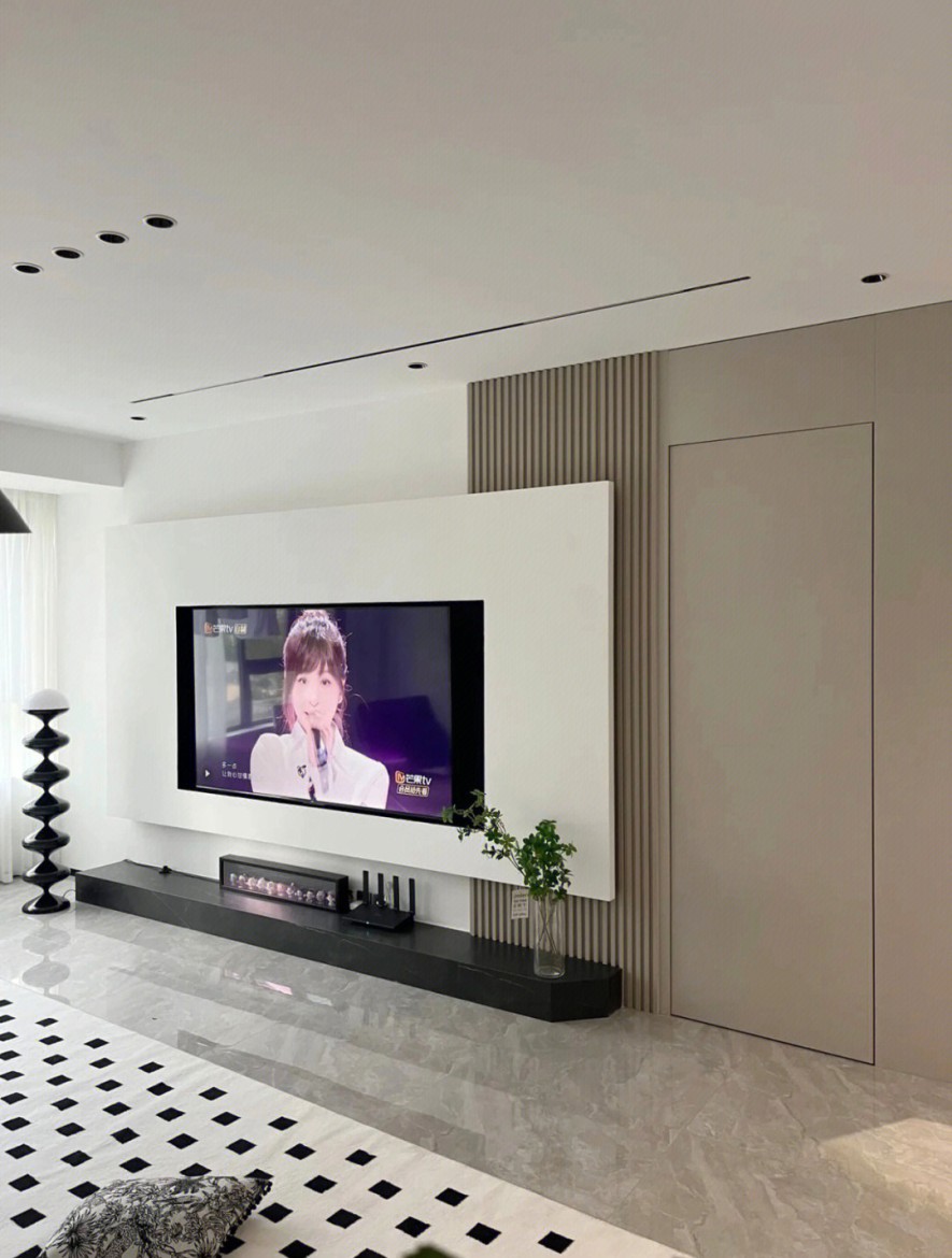 护墙板和隐形门